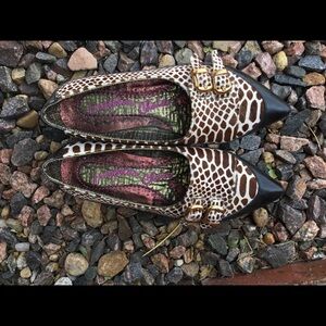 Irregular Choice giraffe print size 36 shoes. New without box.